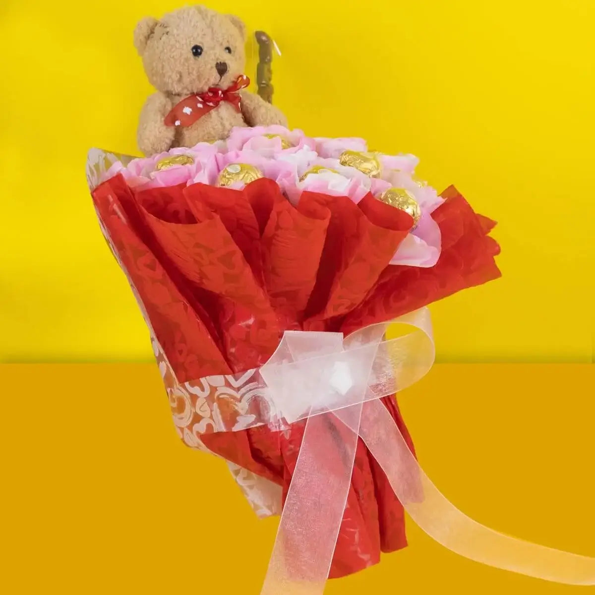 Ramo de Dulces Buque Oso Y Ferrero