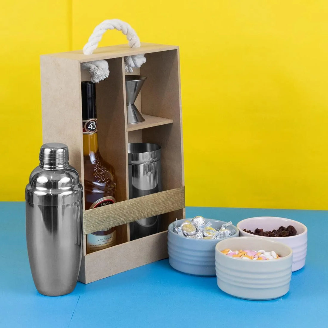 Regalo sorpresa arreglo de botella para disfrutar 