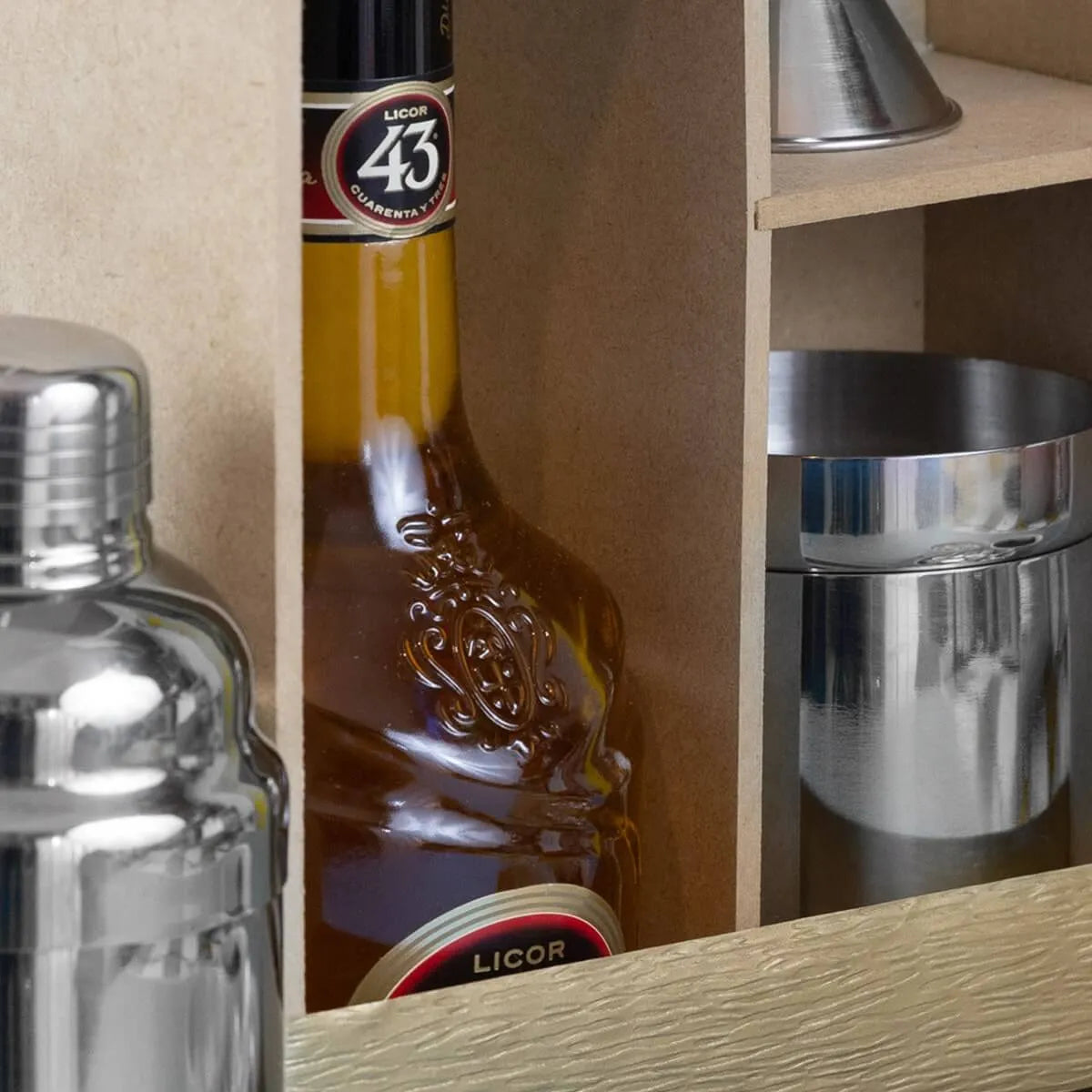 Regalo sorpresa arreglo de botella para disfrutar 