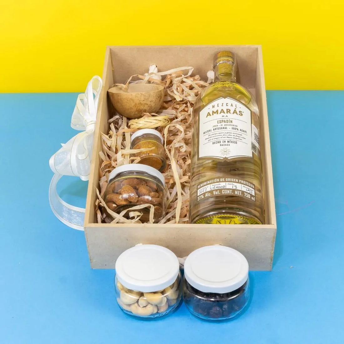 Regalo sorpresa arreglo de botella mezcal