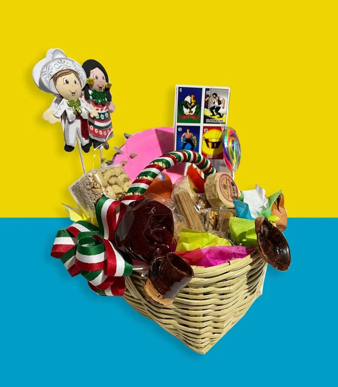 Arreglo de dulces mexicanos canasta y lotería
