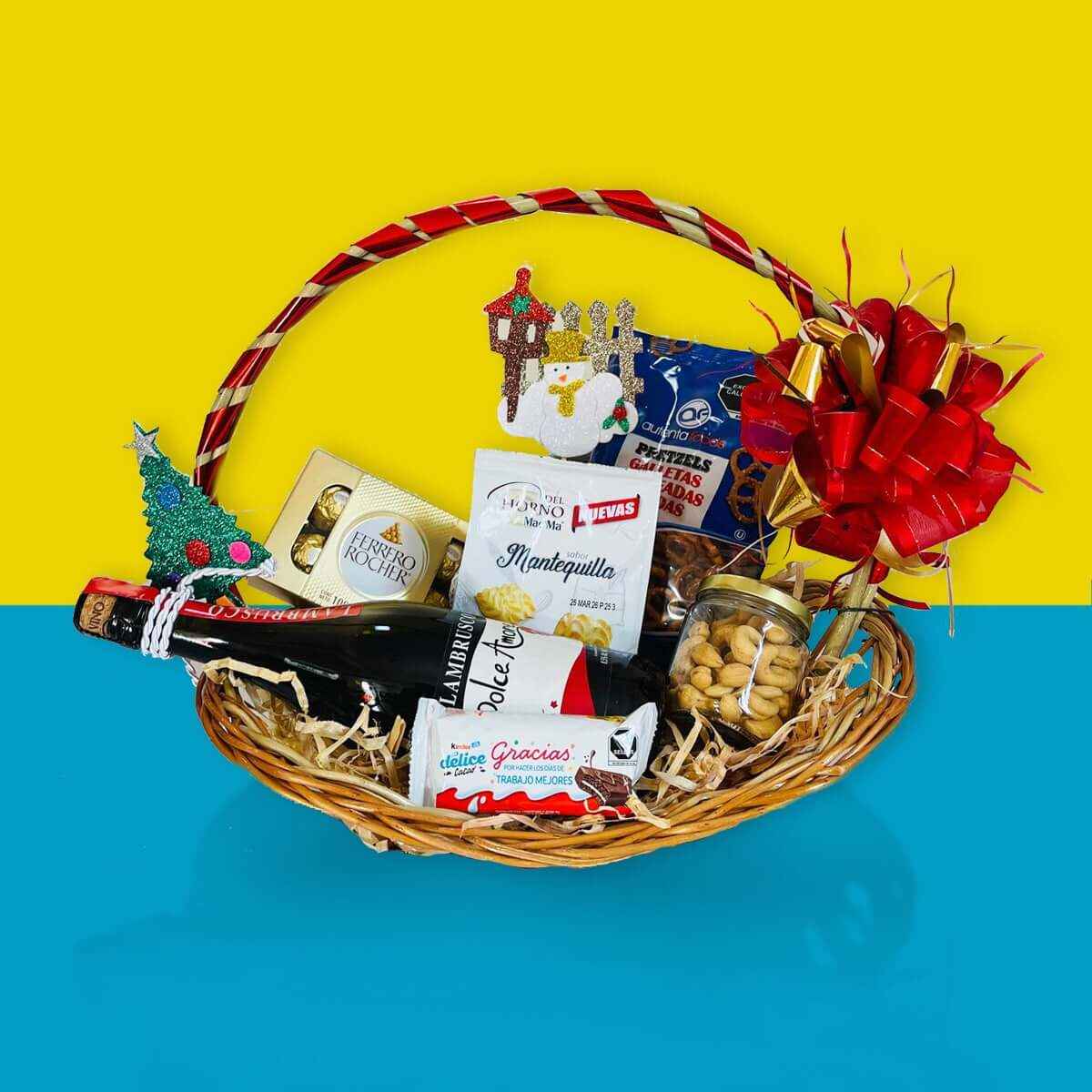 Arreglo de botanas Canasta Arcon navideño