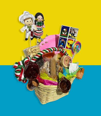 Arreglo de dulces mexicanos canasta y lotería