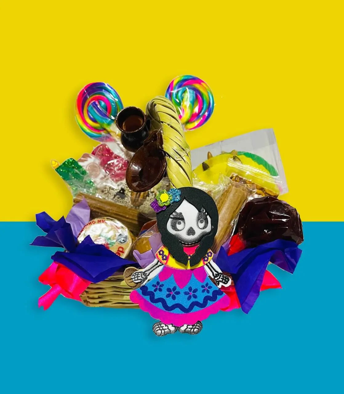 Arreglo de Dulces Mexicanos Canasta Chica