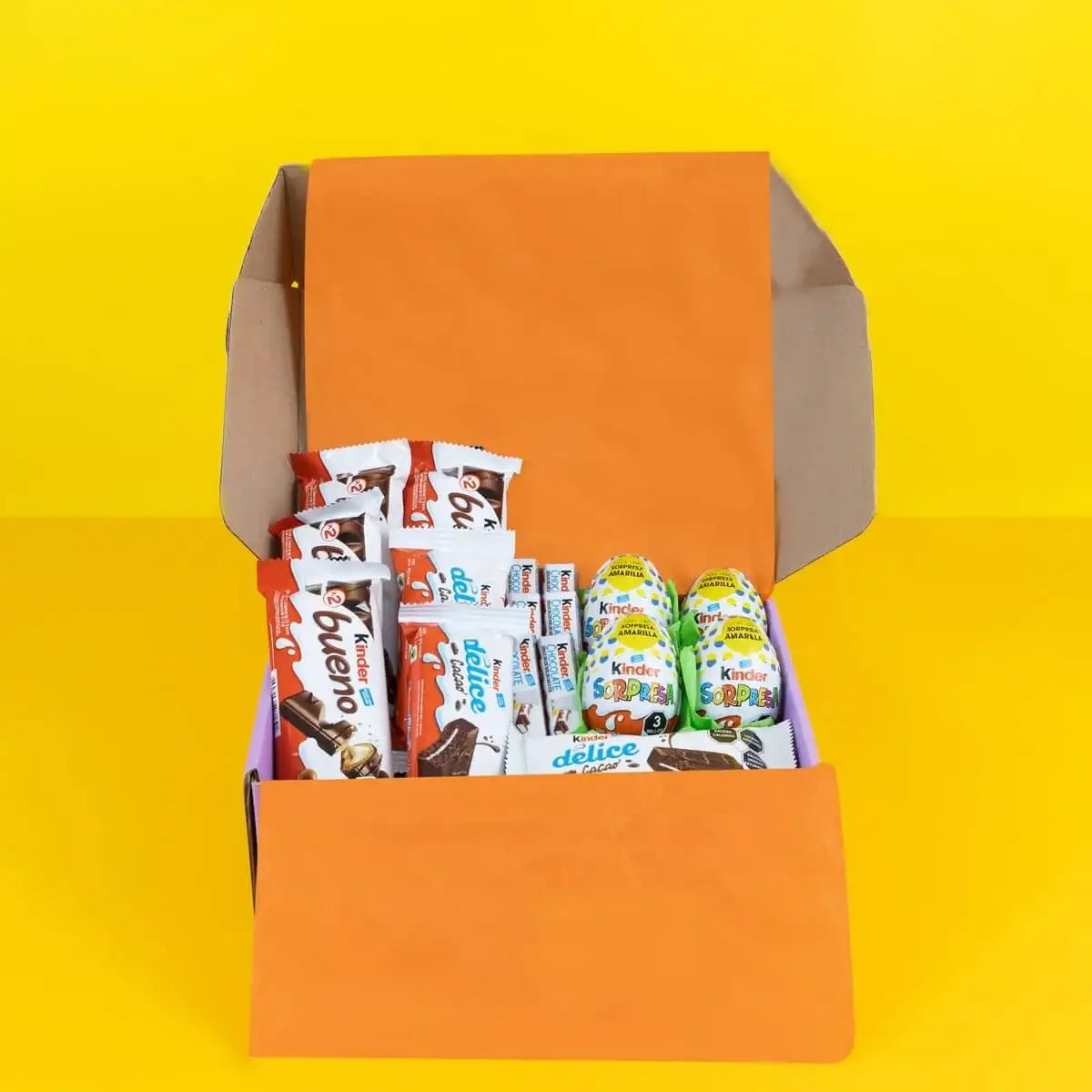 Arreglo de Dulces Caja Kinder Sorpresa