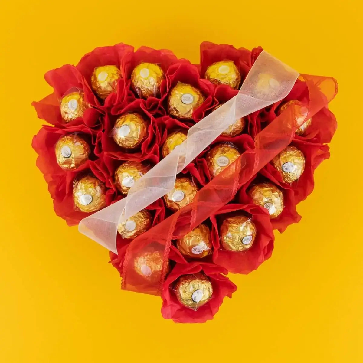 Arreglo de Dulces Corazón Rojo Ferrero