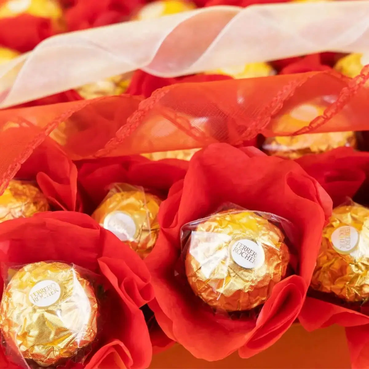 Arreglo de Dulces Corazón Rojo Ferrero
